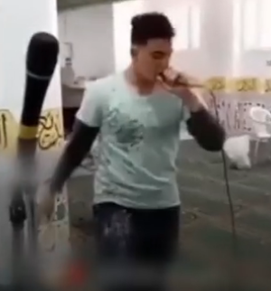 قصة فيديو الشاب الذي يرقص داخل مسجد في مصر 